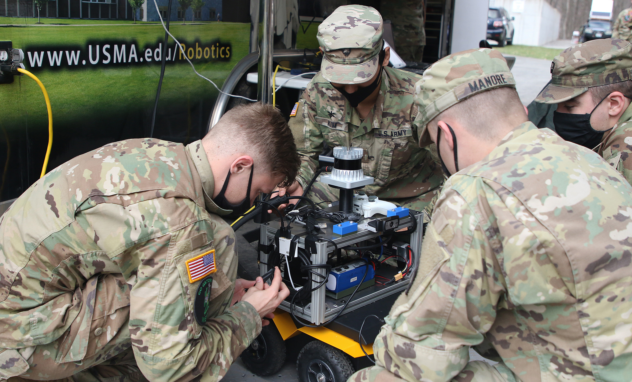 Soldiers with robotics